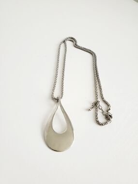 Silver Tear Drop Pendant Necklace - Polished Silver